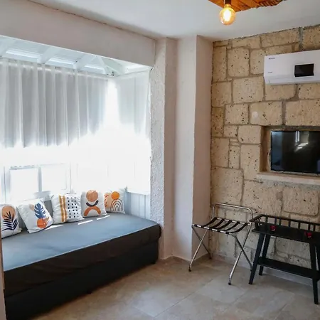 Ivy House Loca Αλακάτι
