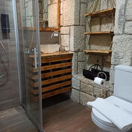 Bed and Breakfast Ivy House Loca 2*